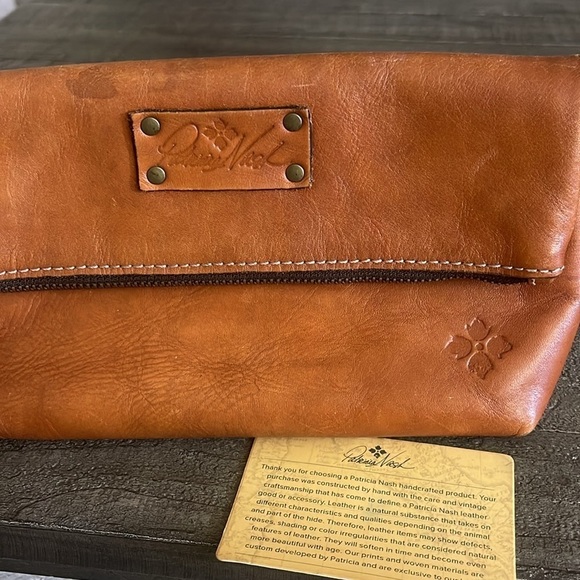 Patricia Nash Fold-over Wristlet/Clutch Leather Light Brown - Picture 2 of 14